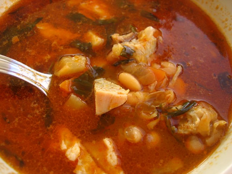Delicious Bean Soup with Hocks