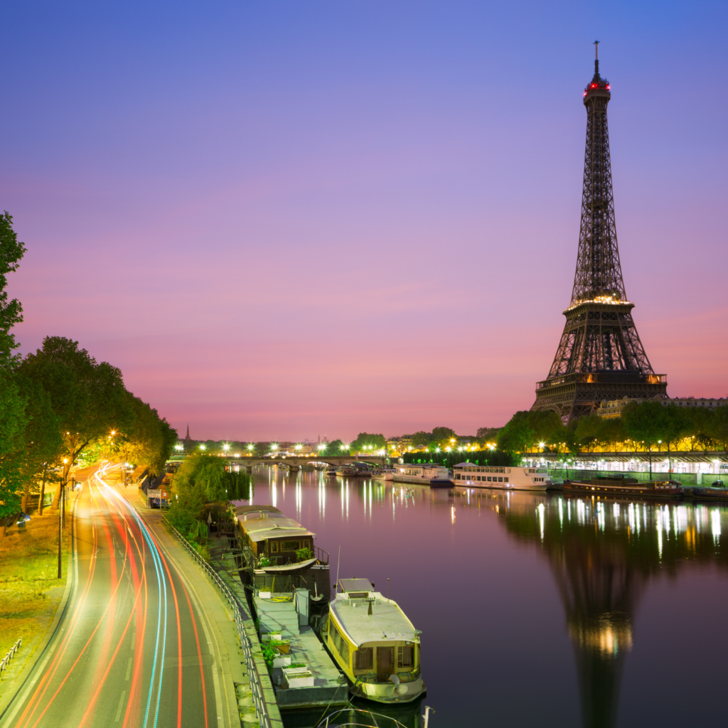 Night Time View of Eifel Tower