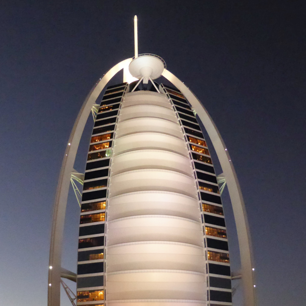 Famous Dubai Hotel - Planning Trip