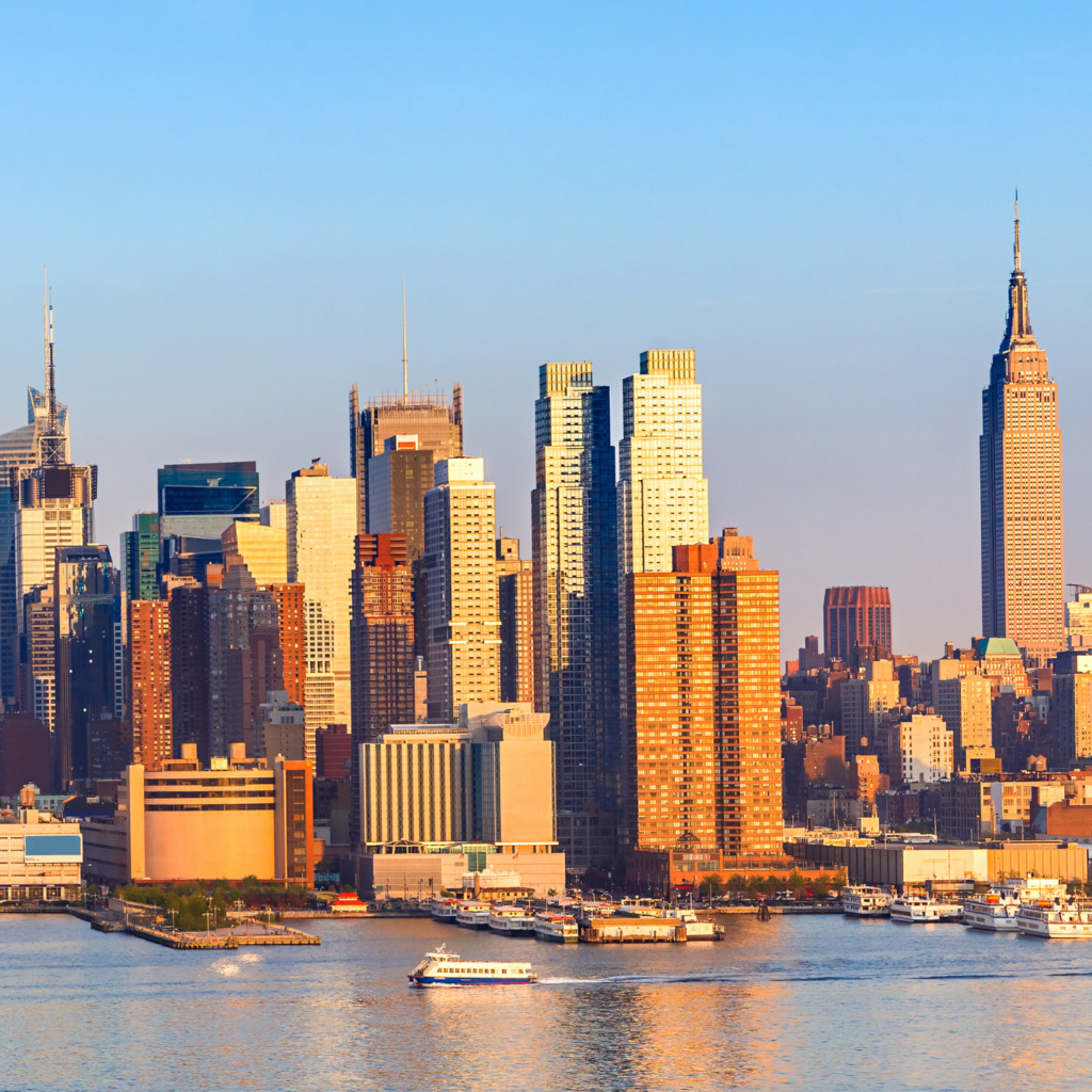 Magnificent View of the Manhattan Skyline - Plan a Trip